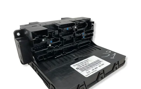 Mercedes-Benz CLK A209 C209 Fuse module 2095452801 5DK00848514