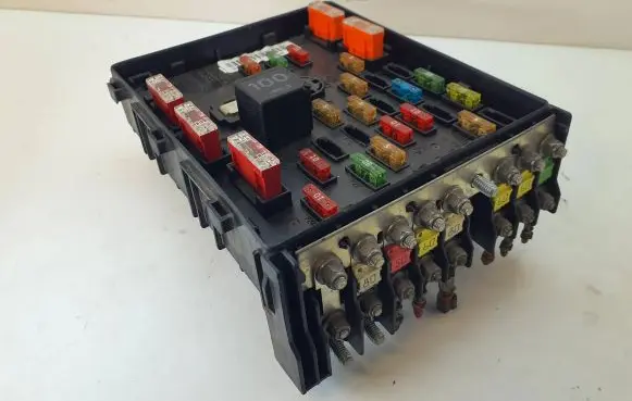 Volkswagen Golf VI Fuse module 3C0937125 63592777
