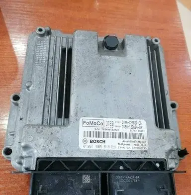 Ford Kuga II Engine control unit/module ECU DV6A12B684CA CV6A12B684CA 0261S09616