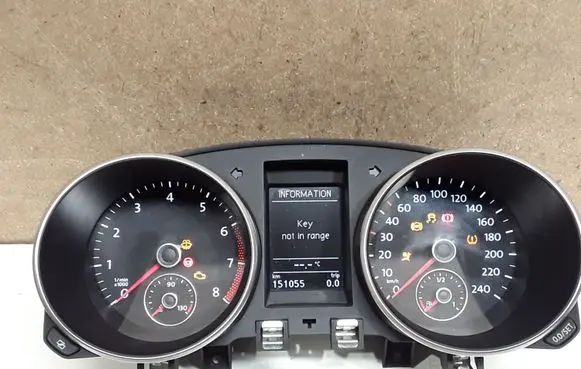 Volkswagen Golf VI Speedometer (instrument cluster) 5K0920871