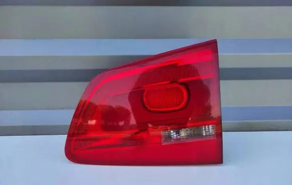 Volkswagen Touran II Tailgate rear/tail lights