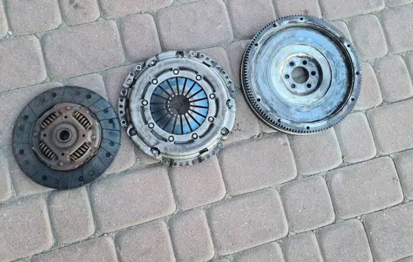 Volkswagen Golf VII Clutch set kit 04L141031 04L1260313