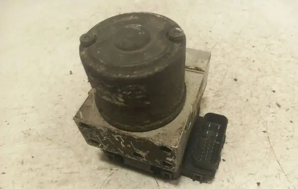 Hyundai Terracan ABS Pump 03313010 122391030