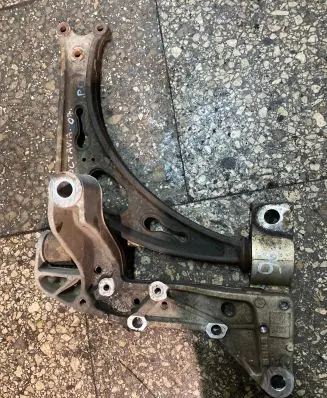 Skoda Octavia Mk2 (1Z) Front lower control arm/wishbone