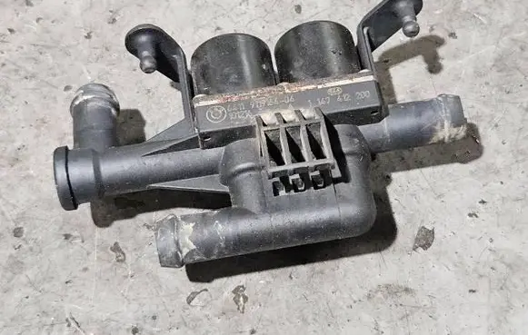 BMW 5 F10 F11 Coolant heater control valve 9119164