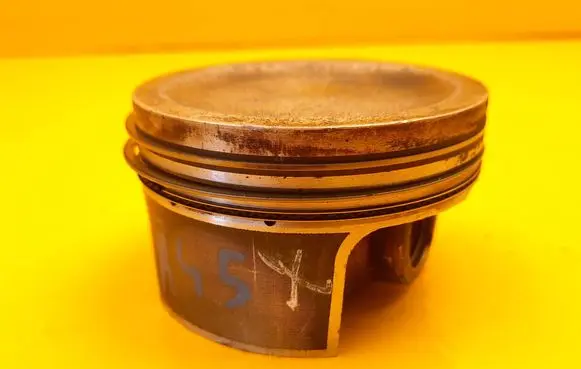 Mercedes-Benz A W176 Piston A13300