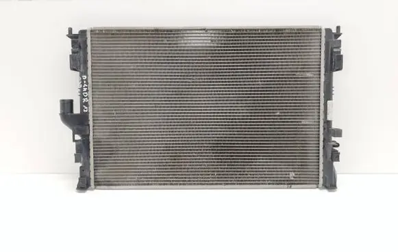 Dacia Sandero Coolant radiator 8200735039 B1502003 1301120737