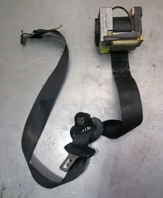 Skoda Octavia Mk1 (1U) Front seatbelt 1U4857702A