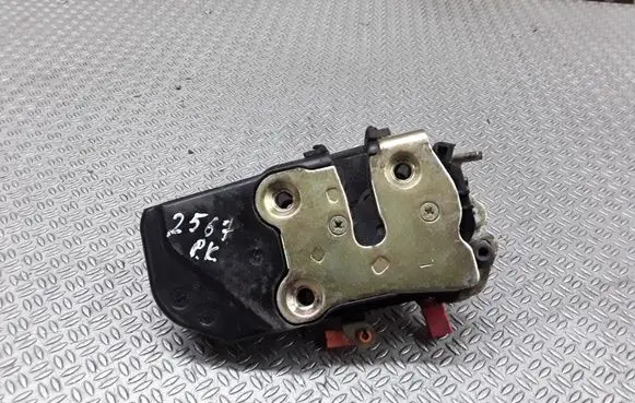 Chrysler 300 - 300C Front door lock