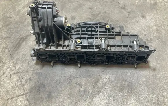 Mercedes-Benz Sprinter W906 Intake manifold A6510900037