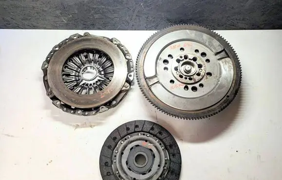 BMW 3 E90 E91 Clutch set kit 323078710