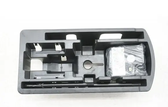 Trunk/boot lower side trim panel