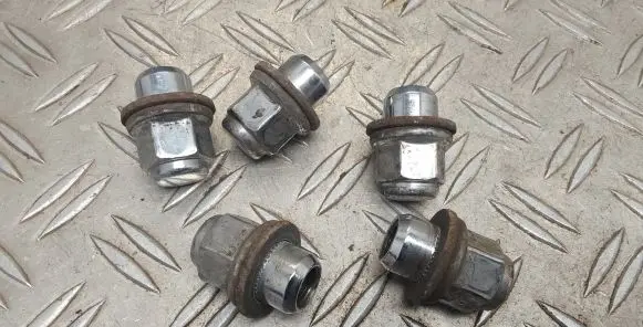 Toyota Verso Nuts/bolts 