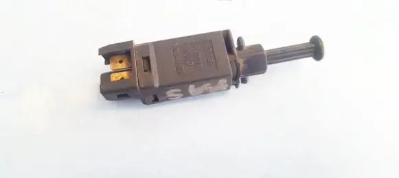 Volkswagen PASSAT B4 Brake pedal sensor switch 191945515
