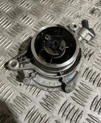 Mercedes-Benz CLS C219 Vacuum pump