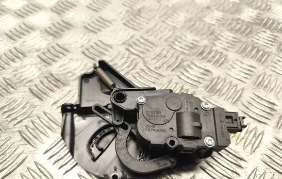 Mercedes-Benz E W212 Air flap motor/actuator 412650750 9017696007 9017688006