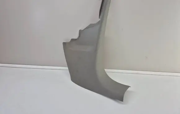 Foot area side trim