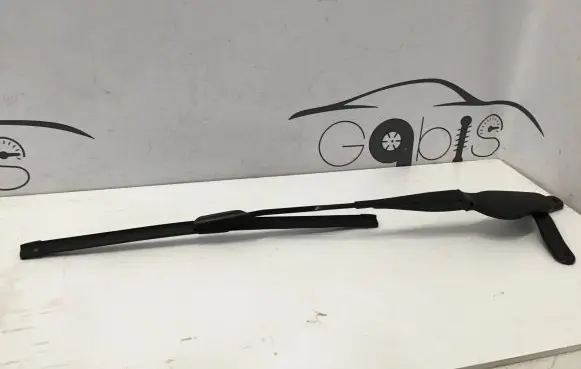 Mercedes-Benz GLC C254 Windshield/front glass wiper blade A2068240200