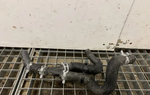 Chrysler Pacifica Engine coolant pipe/hose