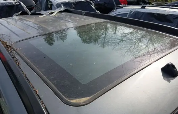 Nissan X-Trail T30 Sunroof glass 