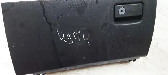 Toyota RAV 4 (XA30) Glove box 5555042050 55550-42050