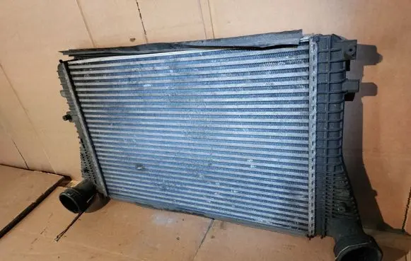 Volkswagen PASSAT B6 Intercooler radiator 1K0145803A