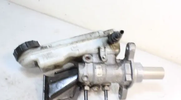 Ford Focus Master brake cylinder