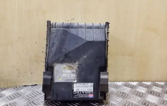 Skoda Octavia Mk2 (1Z) Fuse box cover 1K0937132F