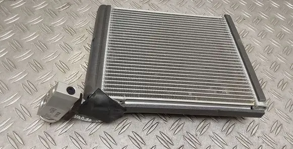 Toyota Yaris Air conditioning (A/C) radiator (interior) 