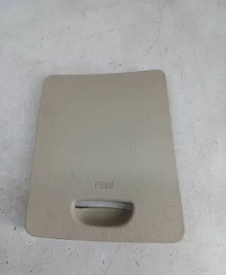 Hyundai Santa Fe Fuse box cover 911170W020 854393 847542B000