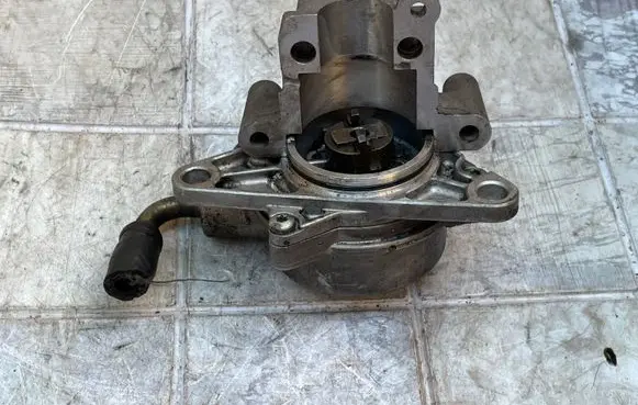 Renault Laguna II Vacuum pump 72188305D