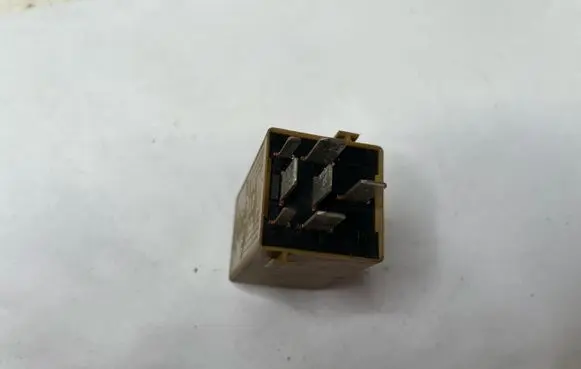 BMW X3 E83 Window control relay 61368384505 V23141B3001X15