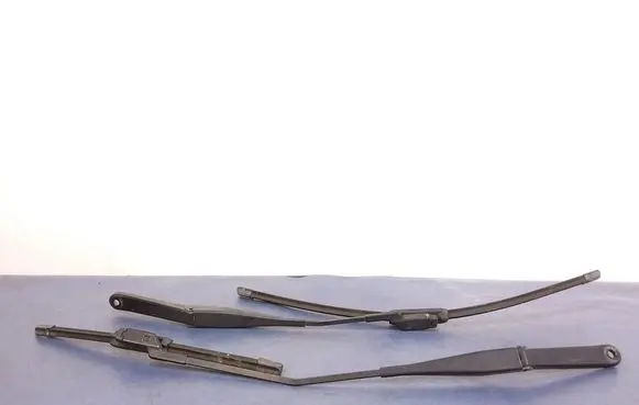 Ford Fiesta Front wiper blade arm 8A6117526BE