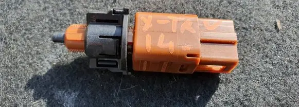 Nissan X-Trail T32 Brake pedal sensor switch 15Y09MD