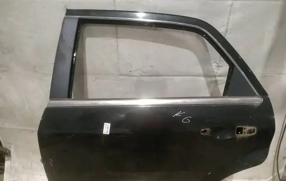 Chrysler 300 - 300C Rear door JUODOS