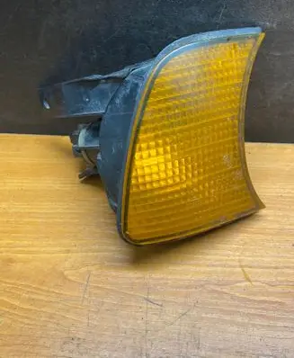 BMW 5 E34 Front indicator light 1384034 155042 DOTSAE12P87