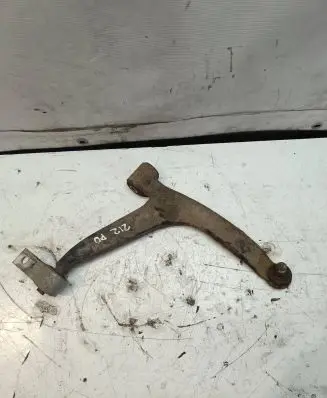 Citroen Xsara Picasso Front lower control arm/wishbone