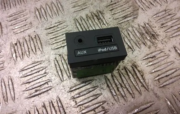 Hyundai i40 USB socket connector 3Z5004X 961203Z5004X VFKC1106200412