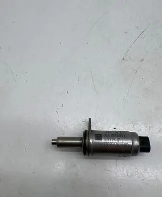 Audi A7 S7 4G Camshaft vanos timing valve 06E103697L 17030418358B 10971901