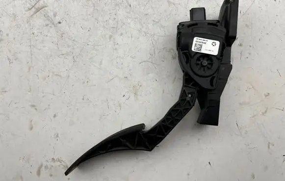 Jeep Grand Cherokee Accelerator throttle pedal 6PV93396600 52124785AE