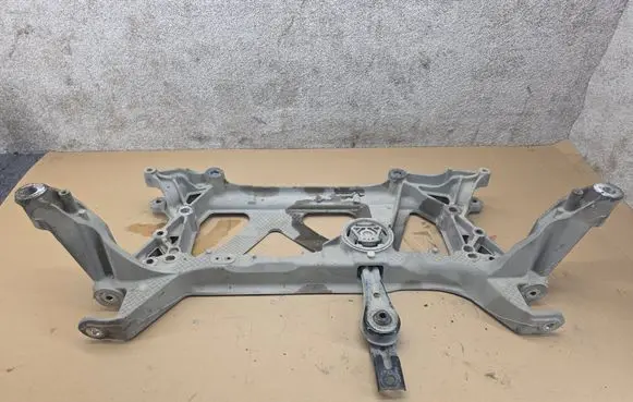 Volkswagen PASSAT B8 Front subframe 3Q0199369E