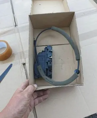 Mercedes-Benz Citan W415 Front door lock 8200497719