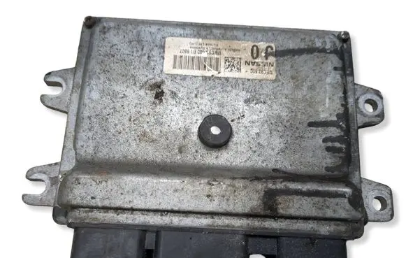 Nissan Juke I F15 Engine control unit/module MEC93600
