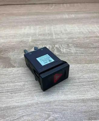 Volkswagen PASSAT B5.5 Hazard light switch 3B0953235D