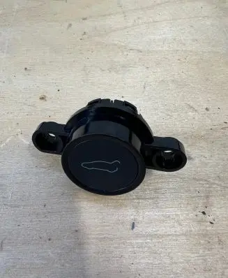 Tesla Model Y Tailgate opening switch 150190700B 590145760