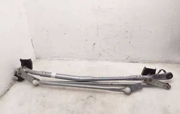 Toyota Camry VIII XV70 Front wiper linkage