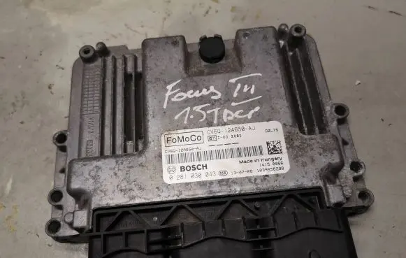 Ford Focus Engine control unit/module CV6Q12A650AJ 0281030043