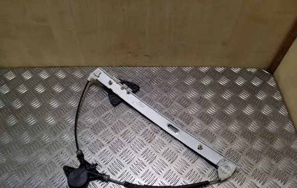 Front window lifting mechanism without motor