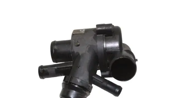 Land Rover Range Rover Sport L320 Thermostat housing AH228K515AA AH228575AF