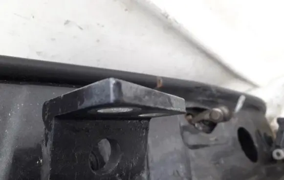 Peugeot 607 Rear door lower hinge